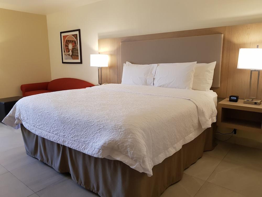 Hampton Inn Monterrey-Airport Apodaca Exterior photo