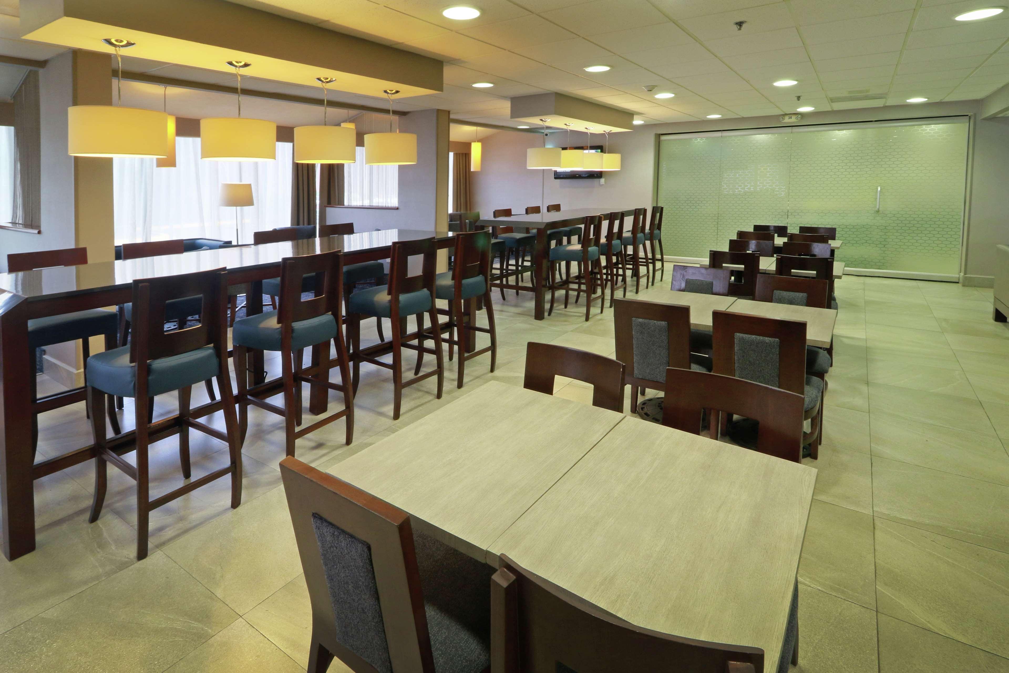 Hampton Inn Monterrey-Airport Apodaca Exterior photo