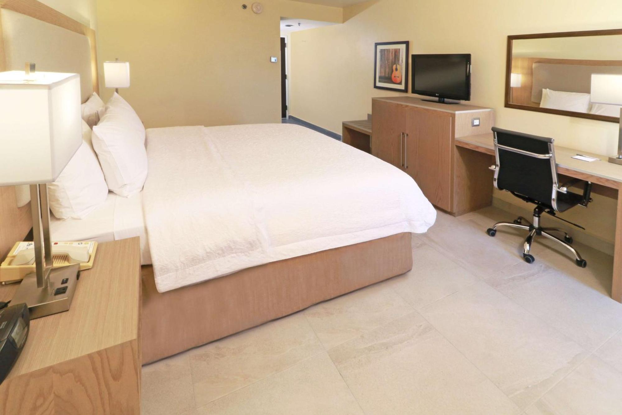 Hampton Inn Monterrey-Airport Apodaca Exterior photo