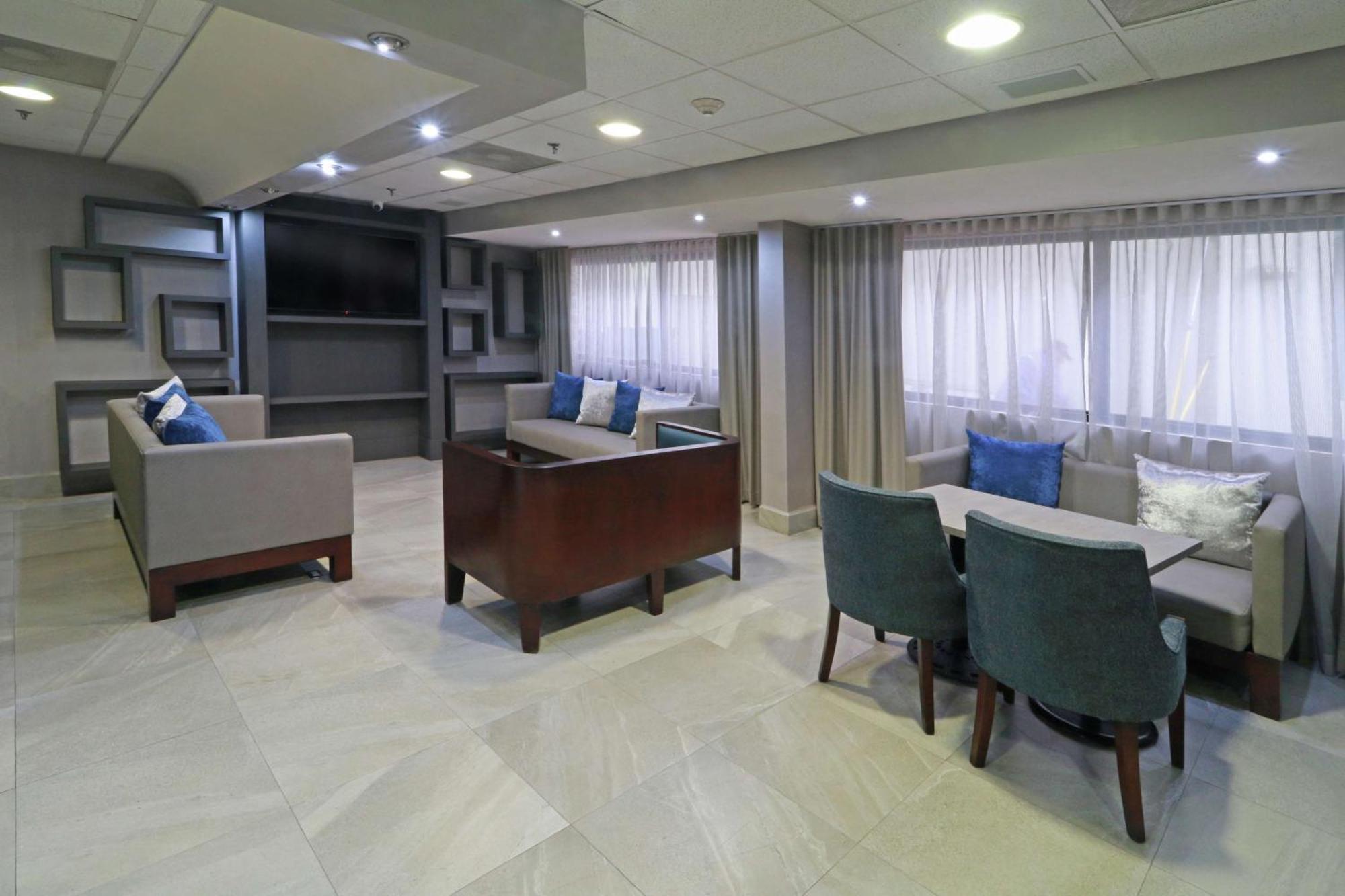 Hampton Inn Monterrey-Airport Apodaca Exterior photo