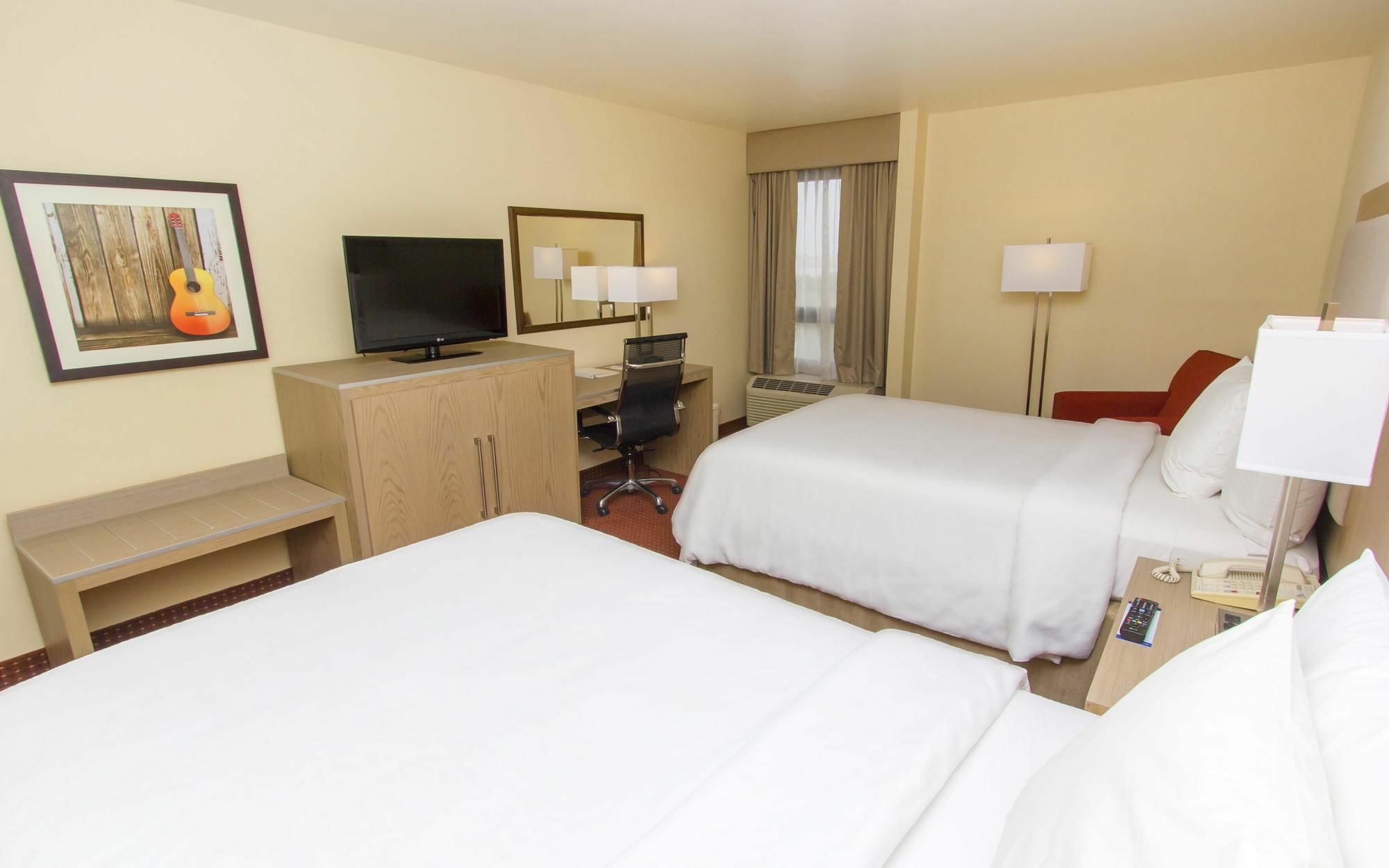 Hampton Inn Monterrey-Airport Apodaca Exterior photo