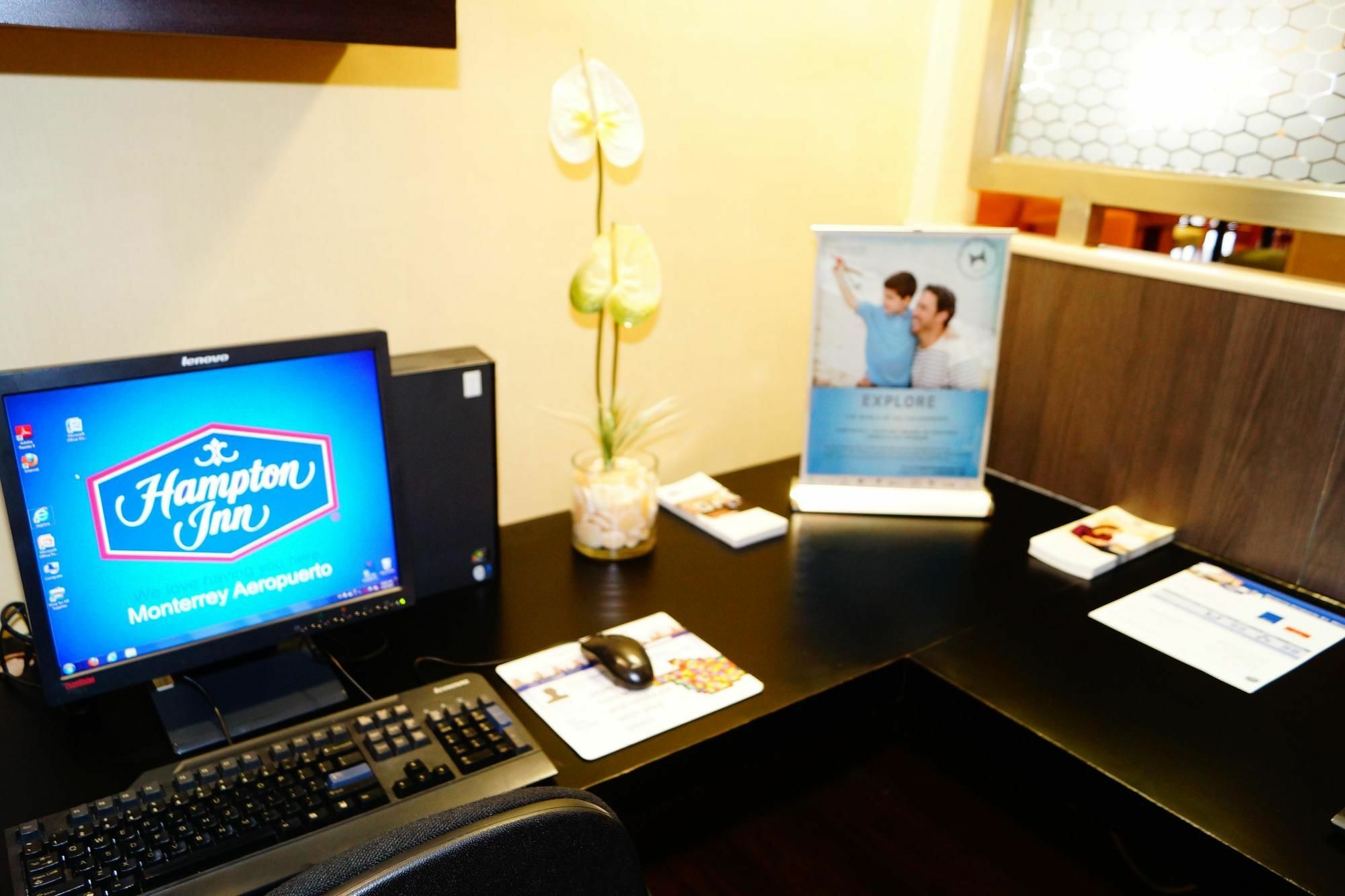 Hampton Inn Monterrey-Airport Apodaca Exterior photo